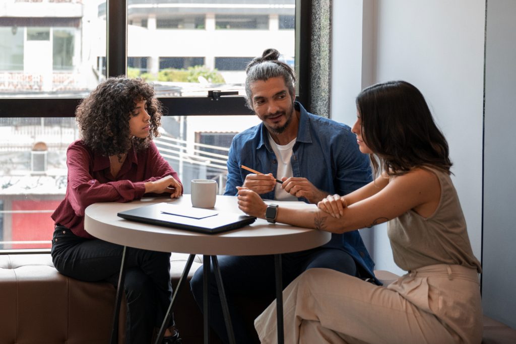 eClincher alternative with advanced scheduling and team collaboration features